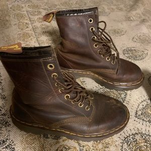 Brown Dr.Martens